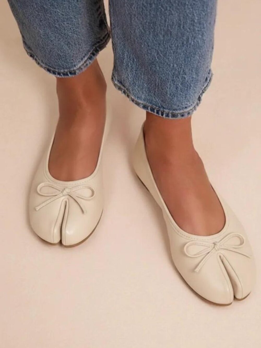 Women's Split Toe Ballet Tabi Flats with Bow Detail Slip-On Everyday Dress Shoes